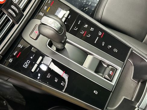Certified 2026 Porsche Macan AWD/4WD image 28