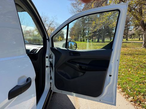 Used 2022 Ford Transit Connect XL FWD image 13