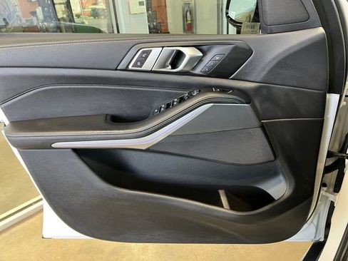 Used 2022 BMW X5 xDrive40i AWD/4WD image 16