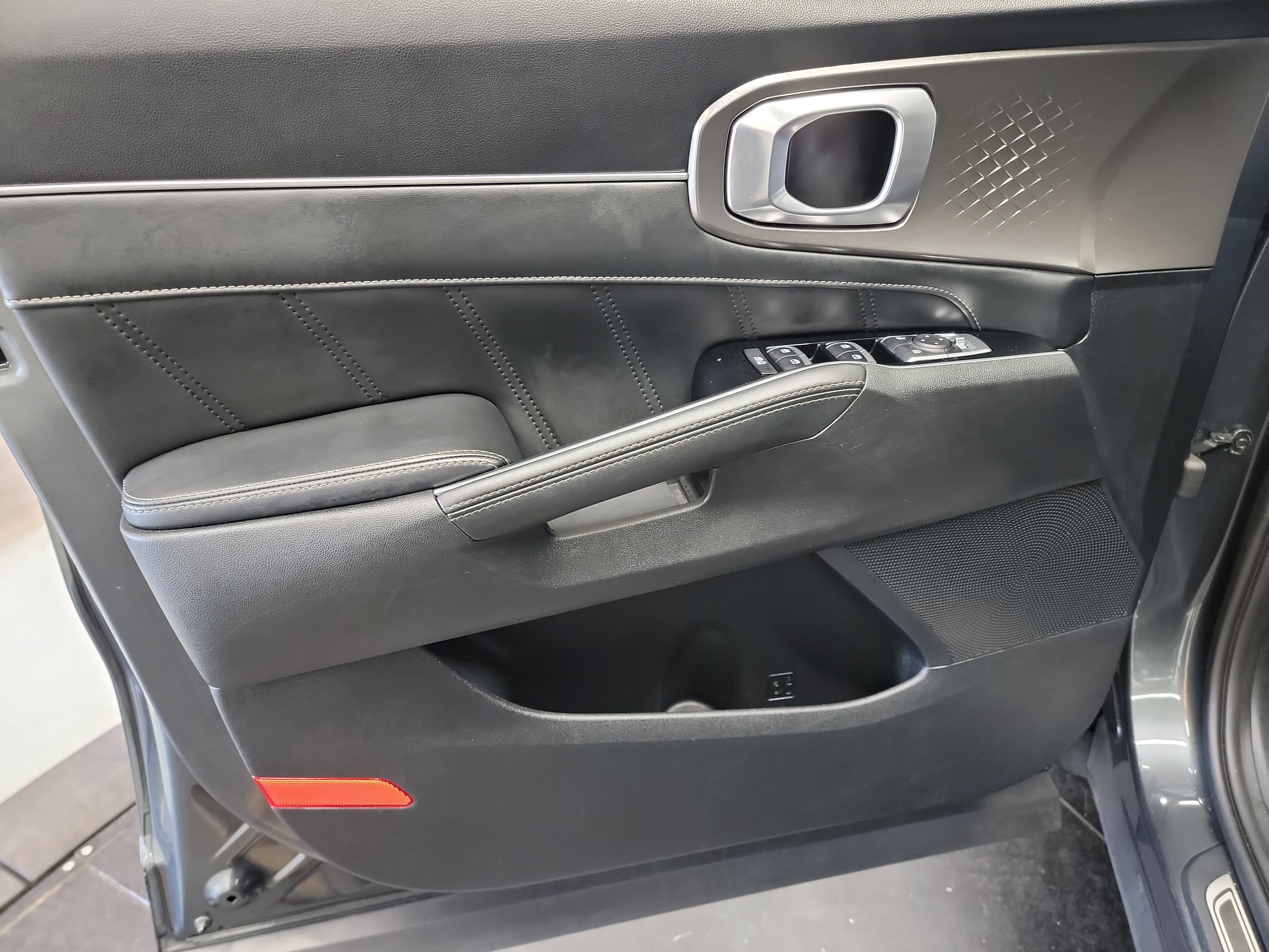 Used 2021 Kia Sorento SX FWD image 13