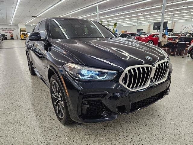 Used 2022 BMW X6 xDrive40i w/ M Sport Package AWD/4WD image 4
