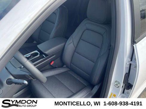 New 2026 Chevrolet Equinox LT w/ Convenience Package II image 24