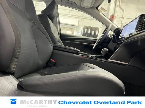 Used 2025 Toyota Camry XLE w/ Premium Plus Package AWD/4WD image 31
