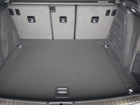 New 2026 Porsche Macan AWD/4WD image 22