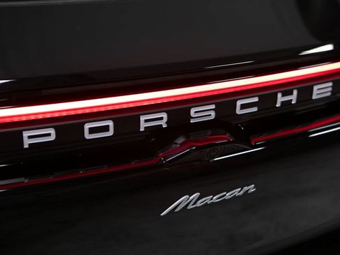 New 2026 Porsche Macan Electric RWD image 19