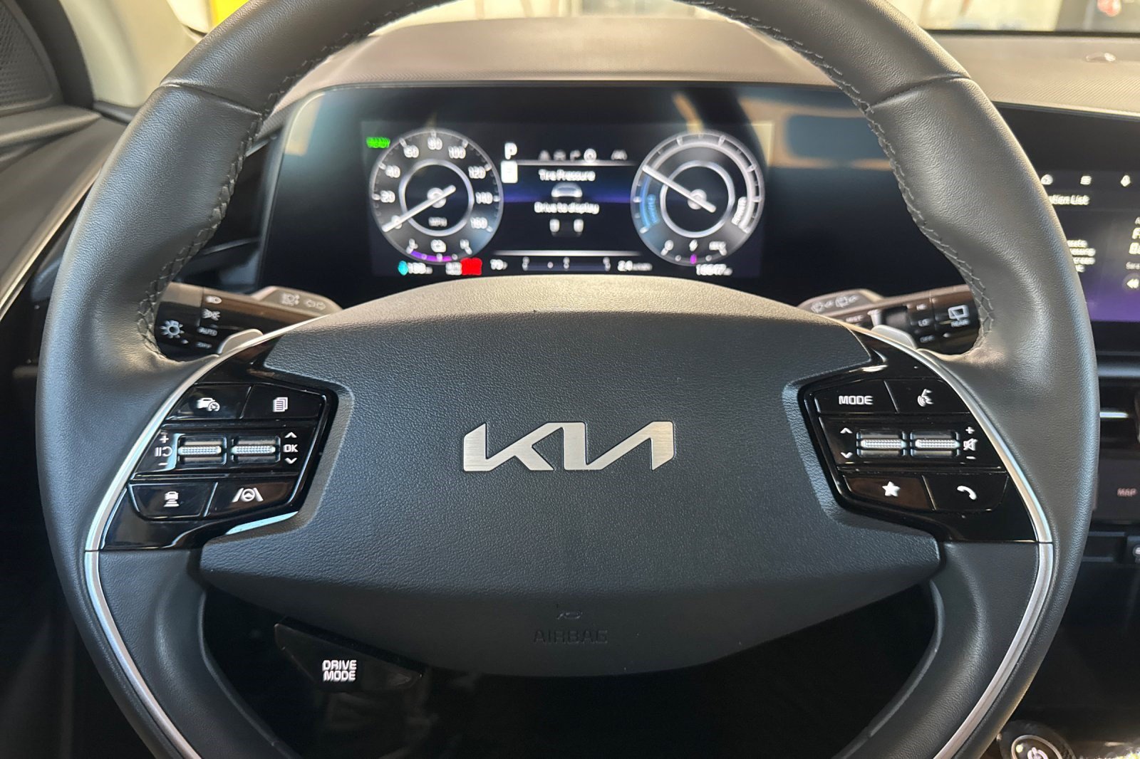 Used 2024 Kia Niro Wind FWD image 11