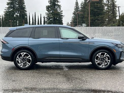 New 2026 Lincoln Nautilus Premier w/ Equipment Group 102A AWD/4WD image 4