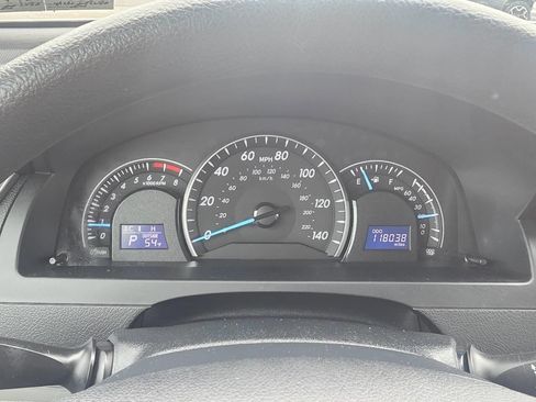 Used 2012 Toyota Camry LE FWD image 17