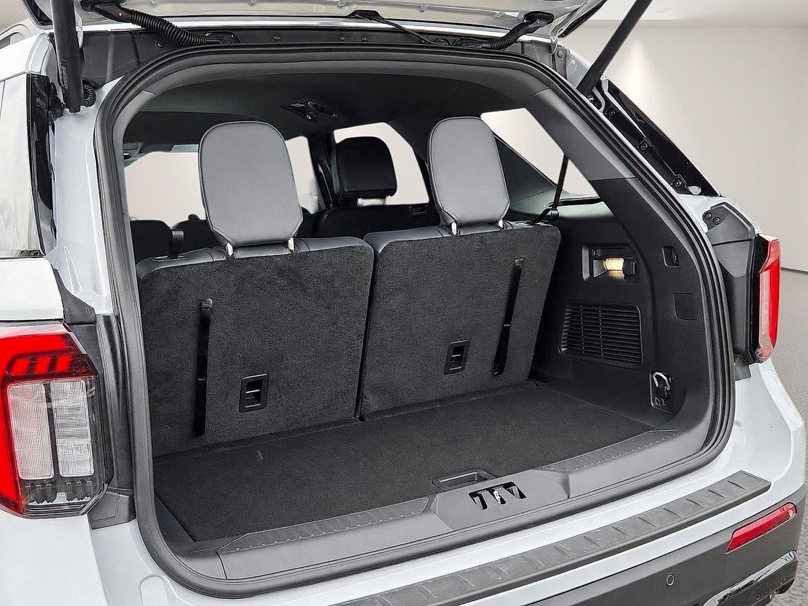 New 2026 Ford Explorer ST-Line w/ Premium Package RWD image 9