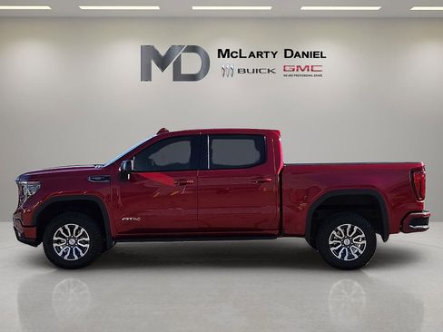 Certified 2022 GMC Sierra 1500 AT4 w/ AT4 Premium Package image 3