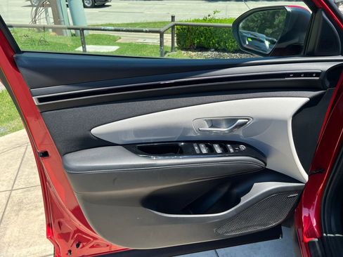 Used 2022 Hyundai Tucson Limited w/ Winter Package FWD image 16