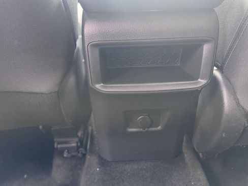 Used 2019 Toyota RAV4 LE AWD/4WD image 23