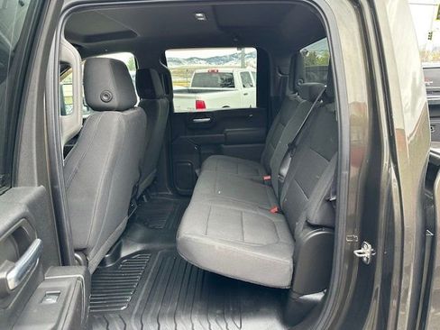 Used 2022 GMC Sierra 2500 Pro w/ Convenience Package image 9