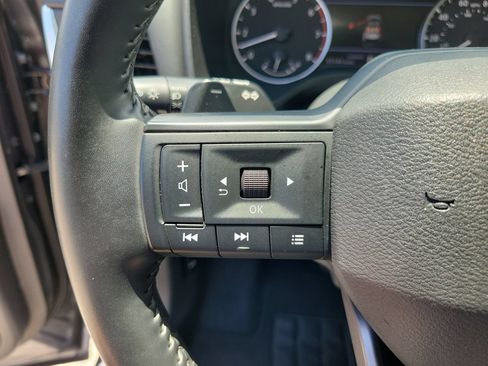 Used 2025 Nissan Rogue SV FWD image 19