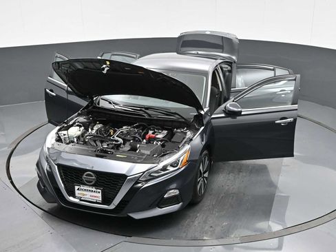 Used 2022 Nissan Altima 2.5 SV image 37