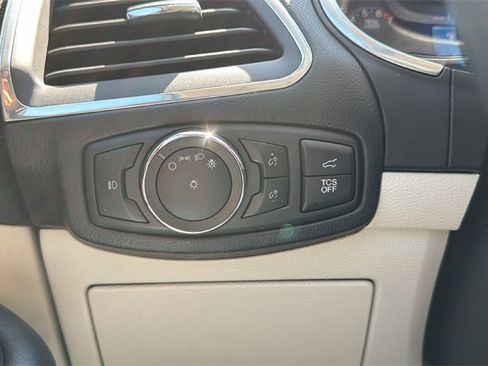 Used 2020 Ford Edge Titanium image 24