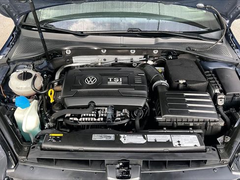 Used 2017 Volkswagen Golf R 4-Door AWD/4WD image 32