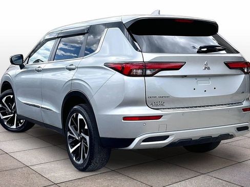 Used 2023 Mitsubishi Outlander SE AWD/4WD image 11