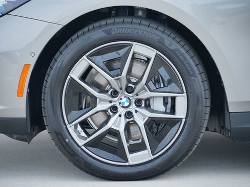 New 2026 BMW i5 eDrive40 w/ Premium Package AWD/4WD image 5