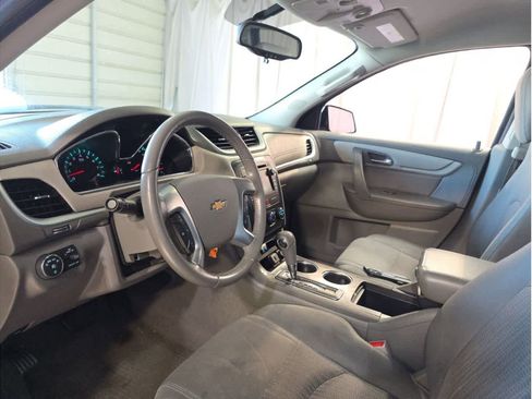 Used 2016 Chevrolet Traverse LT image 17