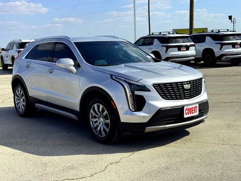 Used 2020 Cadillac XT4 Premium Luxury image 4