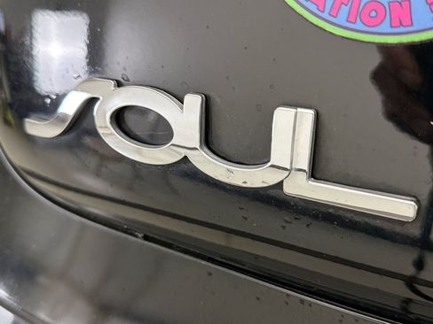 Used 2016 Kia Soul + FWD image 4