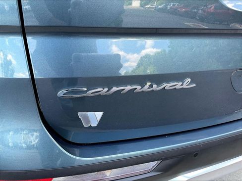 Used 2022 Kia Carnival SX FWD image 23