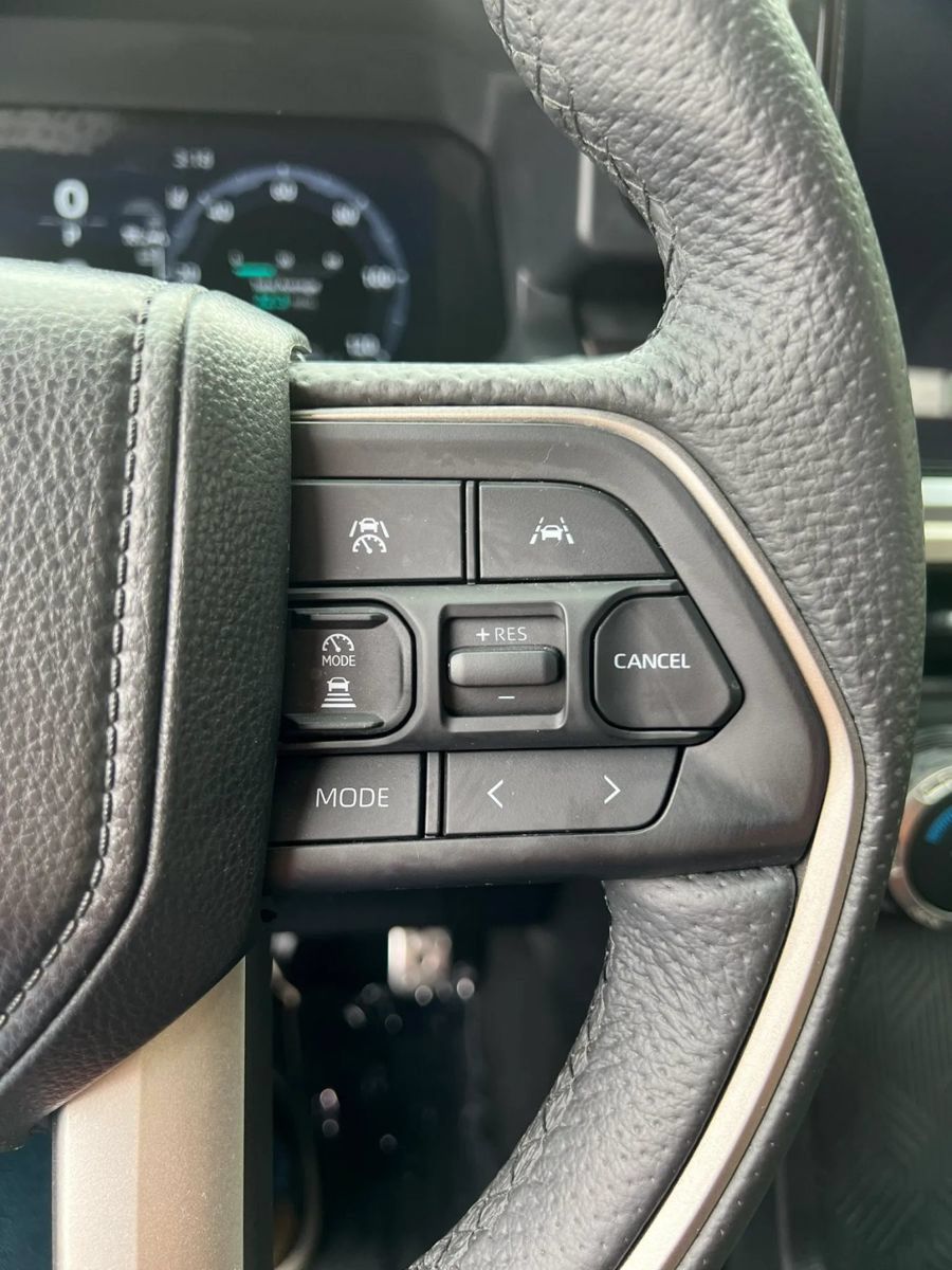Used 2024 Toyota Tacoma TRD Sport AWD/4WD image 12