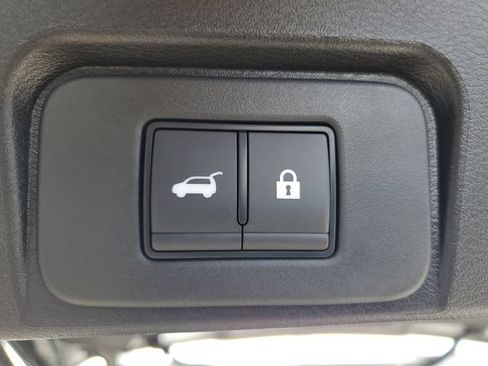 Certified 2026 Nissan Rogue SV FWD image 7