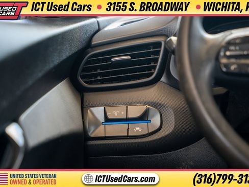 Used 2019 Hyundai Veloster 2.0 FWD image 16