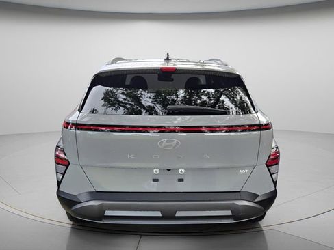 Used 2026 Hyundai Kona SEL Premium FWD image 5