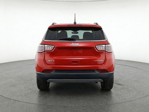 Used 2025 Jeep Compass Latitude AWD/4WD image 7