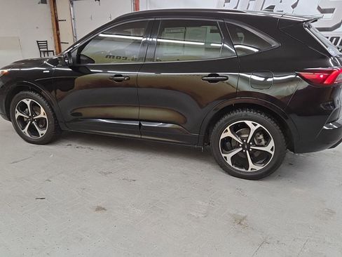 Used 2023 Ford Escape ST-Line Elite image 3