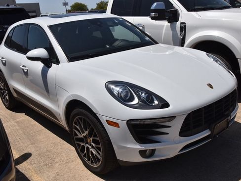 Used 2018 Porsche Macan Sport Edition AWD/4WD image 4