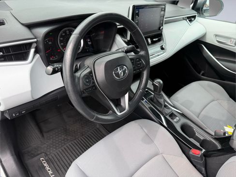 Used 2020 Toyota Corolla SE w/ SE Premium Package FWD image 14