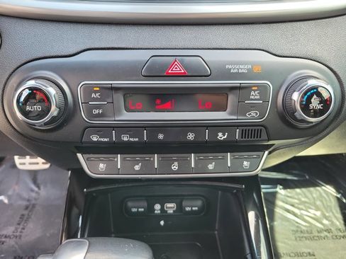 Used 2019 Kia Sorento SX image 21