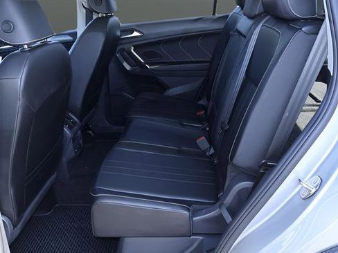 Certified 2023 Volkswagen Tiguan SE FWD image 16