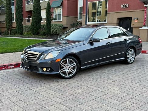 Used 2010 Mercedes-Benz E 550 Sedan image 2
