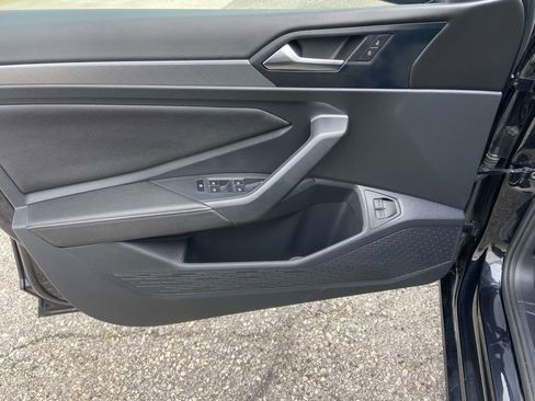 Used 2024 Volkswagen Jetta SE image 11