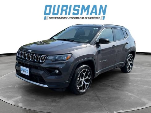 Used 2024 Jeep Compass Limited AWD/4WD image 2