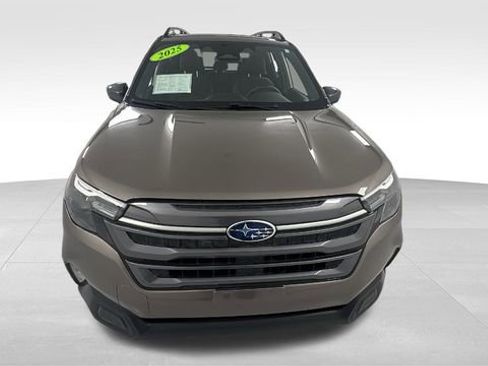 Used 2025 Subaru Forester Premium image 8