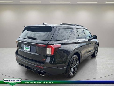 Used 2025 Ford Explorer ST AWD/4WD image 3