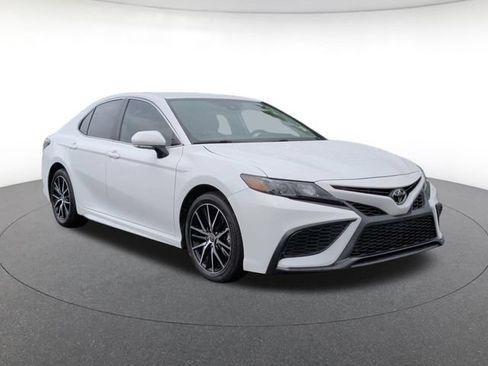 Used 2023 Toyota Camry SE FWD image 7