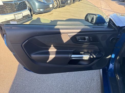 Used 2024 Ford Mustang Convertible image 13