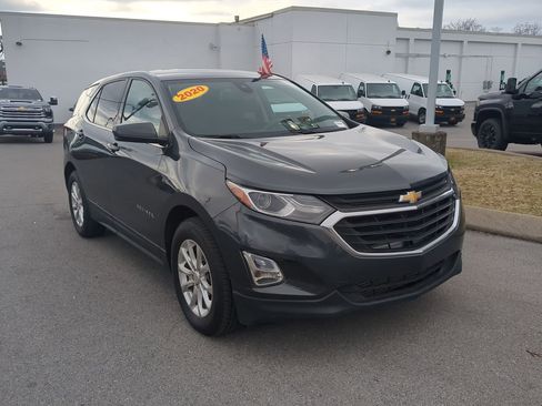 Used 2020 Chevrolet Equinox LT image 2