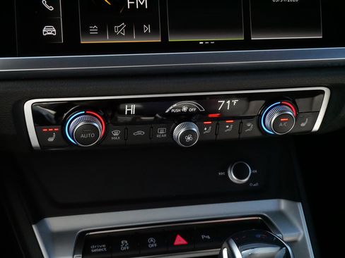 Used 2025 Audi Q3 2.0T Premium image 23