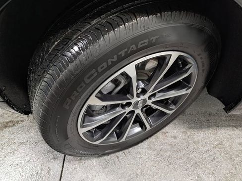 Used 2024 Cadillac XT4 Sport image 8