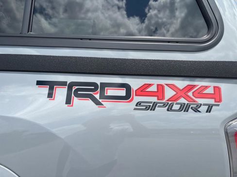 Used 2020 Toyota Tacoma TRD Sport AWD/4WD image 41