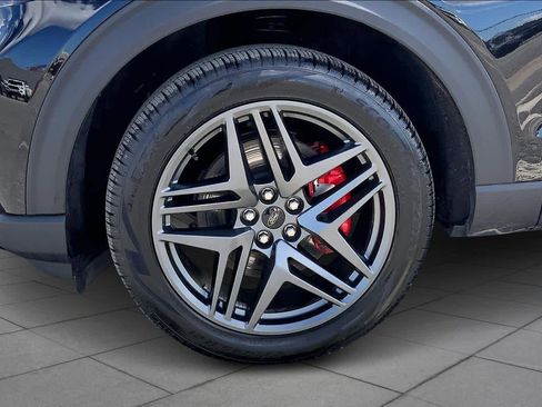 Certified 2025 Ford Explorer ST-Line w/ Premium Package image 11