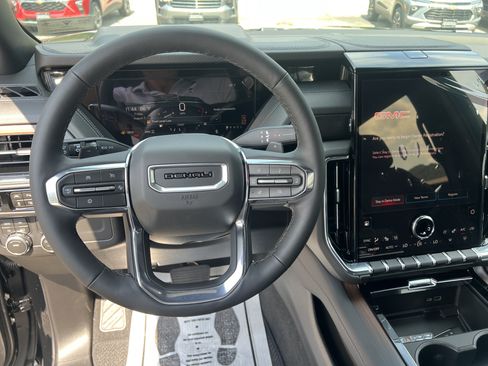 New 2026 GMC Yukon XL Denali AWD/4WD image 8